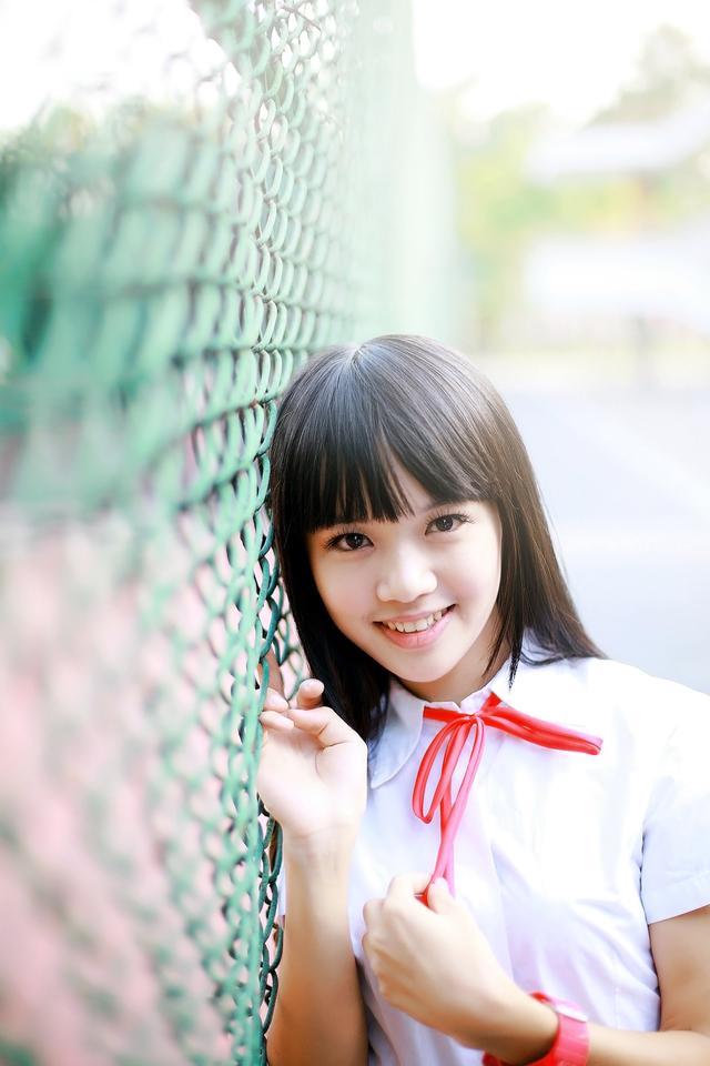女生喜欢上你的4个暗示,你知道吗？