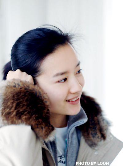 董洁的电视剧:董洁终于扛不住，在线求放过，离婚9年，为何潘粤明仍揪住不放？