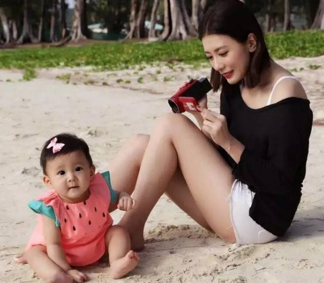 贾静雯为什么离婚:贾静雯和黄磊到底怎么回事？