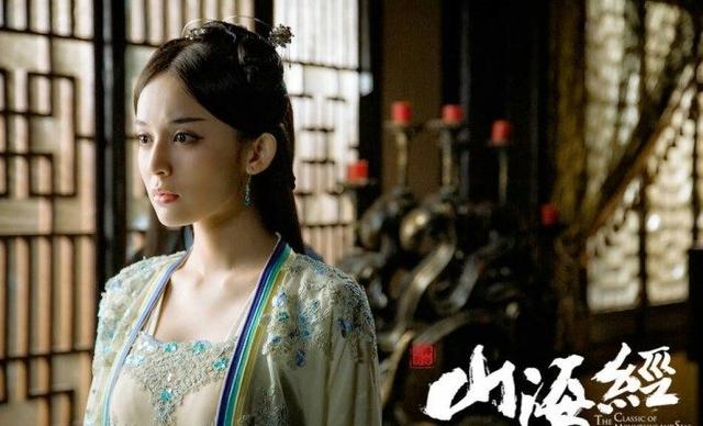 迪丽热巴和古力娜扎:迪丽热巴古力娜扎都红了，同样貌美的新疆小花麦迪娜为何火不起来