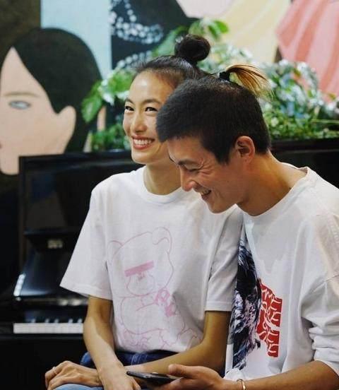 赵磊华谊:秦舒培到底有什么魔力，可以让陈冠希变身炫妻晒娃狂魔