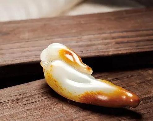 和田玉怎么盘玩出包浆,和田玉黄皮籽料怎么盘玩最快变漂亮？