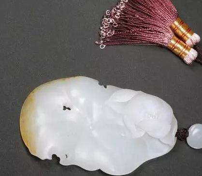 和田玉包浆前后对比,如何盘出最有“油性”的和田玉籽料？