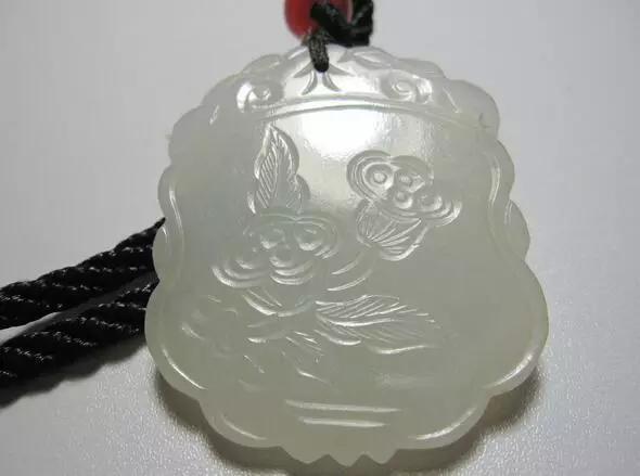 和田玉包浆前后对比,如何盘出最有“油性”的和田玉籽料？