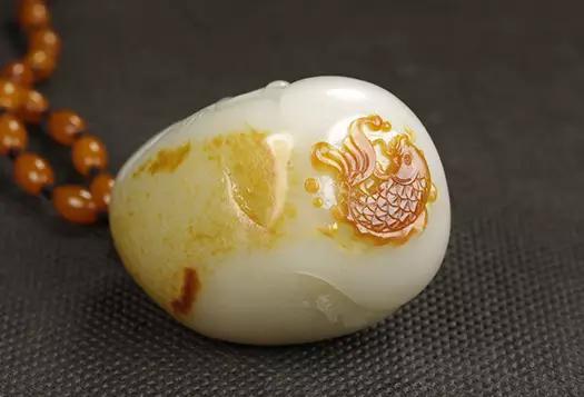 和田玉包浆前后对比,如何盘出最有“油性”的和田玉籽料？