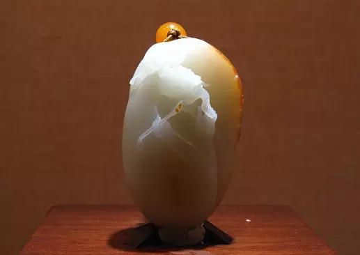 和田玉包浆前后对比,如何盘出最有“油性”的和田玉籽料？