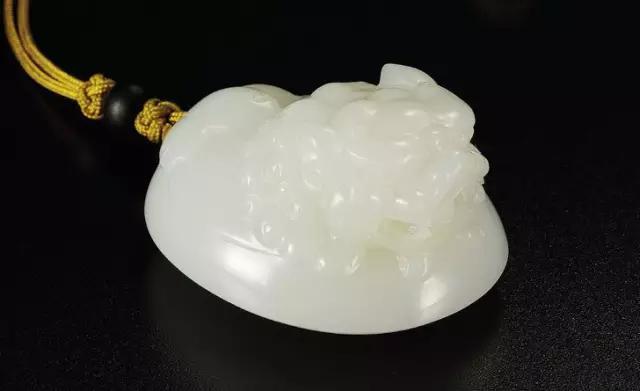 和田玉怎么盘玩出包浆,和田玉黄皮籽料怎么盘玩最快变漂亮？