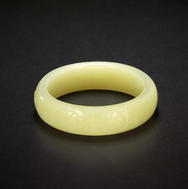 玉镯子哪种最好,哪种和田玉手镯是最好的？