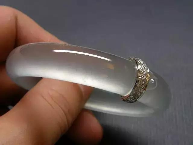 玉镯纳米无痕修复技术,纳米无痕和埋线，有什么不一样？