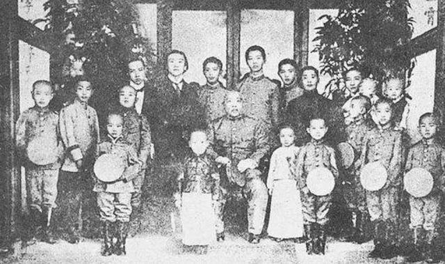 袁世凯有一妻九妾，其中哪位的命运最悲惨？