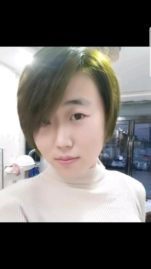 大脸发型设计图片:脸胖而且很大，怎么做发型更时尚呢？有没有发型图片推荐？