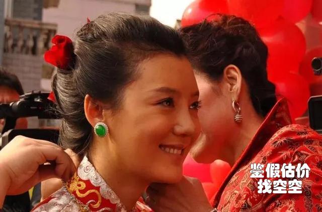 车晓离婚原因:车晓价值千万的翡翠耳钉，是她的定情信物吗