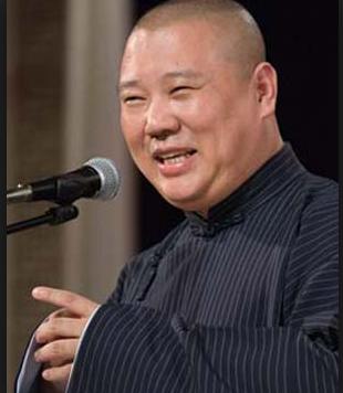 毕福剑与王二妮睡觉:有多少人跟我一样的，每天听郭德纲相声才能睡着觉