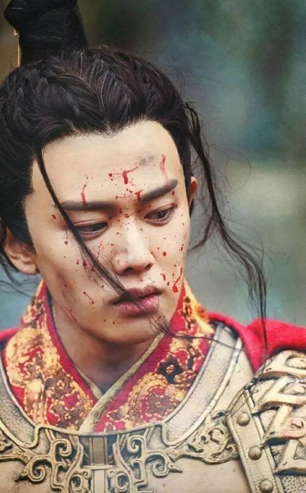 林心如倾世皇妃剧照:40岁林心如仍在演玛丽苏偶像剧，为何网友们不买单了