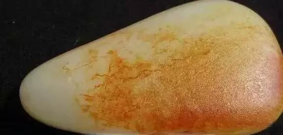 如何去掉和田玉染色皮,怎么识别和田玉籽料的皮是染色上去的？