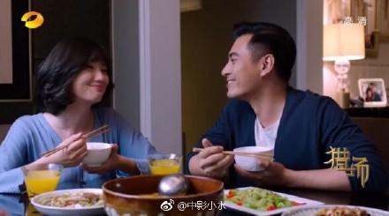 张嘉译的老婆是谁:张嘉译成名后，住千万别墅，开百万豪车，他的前妻杜珺过的怎样