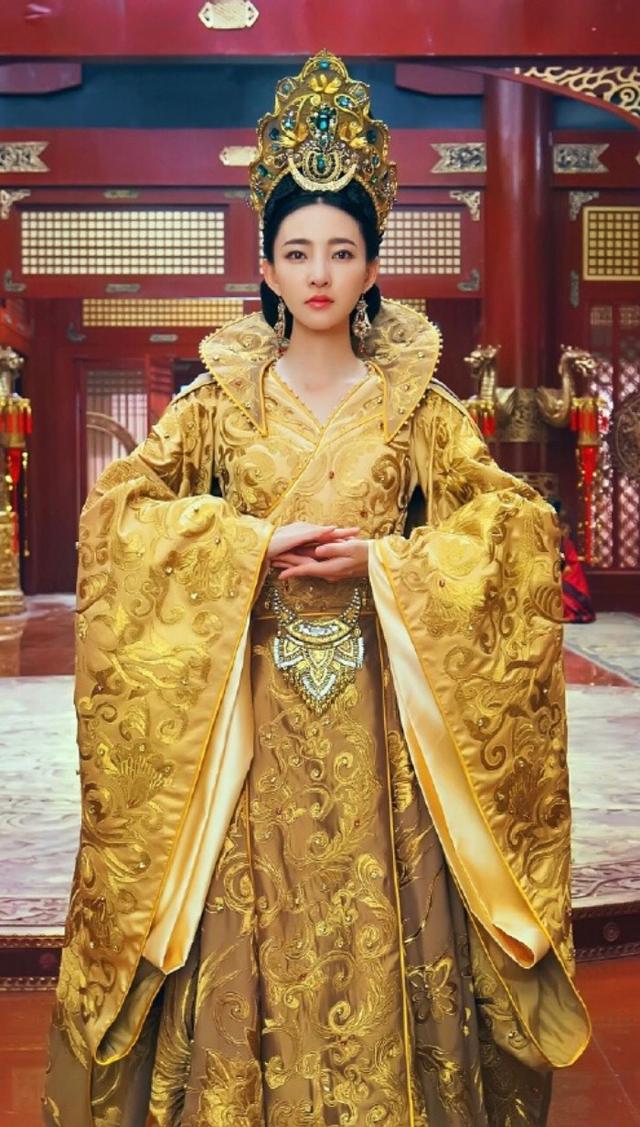 头条问答 - 如何评论王丽坤在《天泪传奇之凤凰无双》里的服饰和妆容?