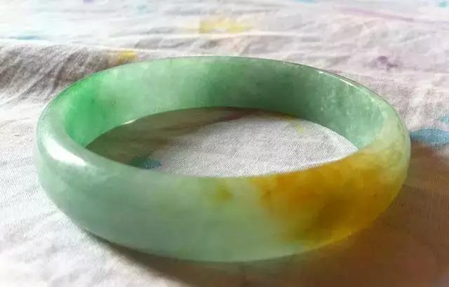 怎么看玉是不是真的,怎样才能知道玉是不是真的？