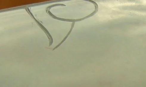 翡翠怎么看真假,喜欢翡翠但是担心买到假的，要如何辨别？