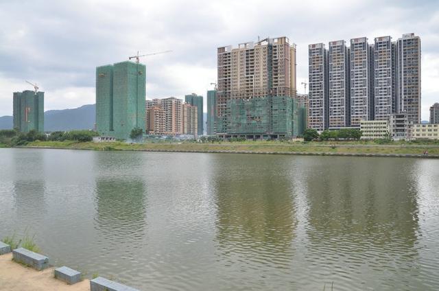 朴超贤:广东省佛冈县的房价怎么这么高？