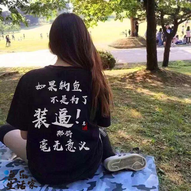人面怪鱼:这种会倒着游的鱼是什么鱼？