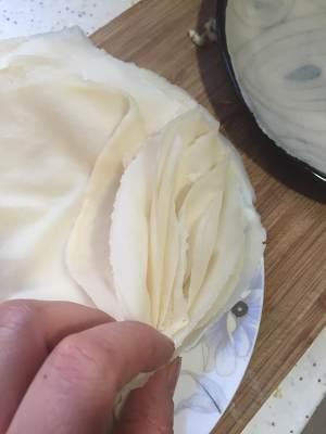 夹春卷:春饼皮怎么做可以薄如纸片