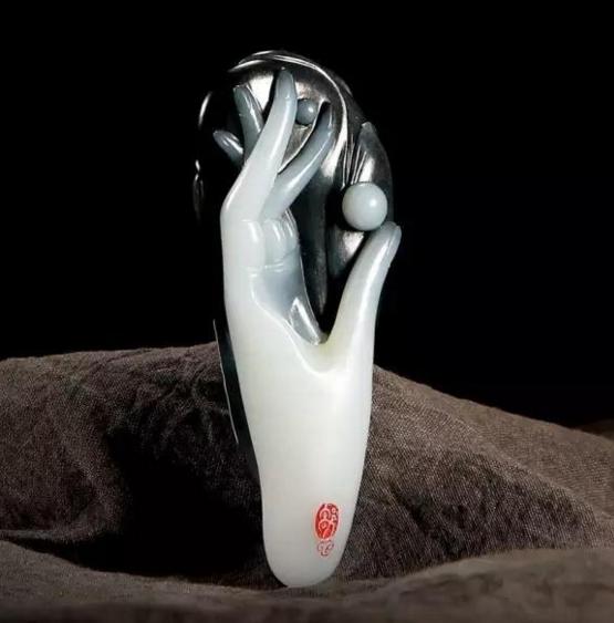 和田玉怎么盘玩出包浆,和田玉黄皮籽料怎么盘玩最快变漂亮？