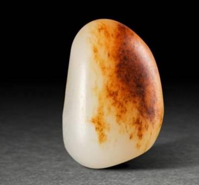 和田玉怎么保养会越来越润,和田玉经常盘玩，油性会越好吗？