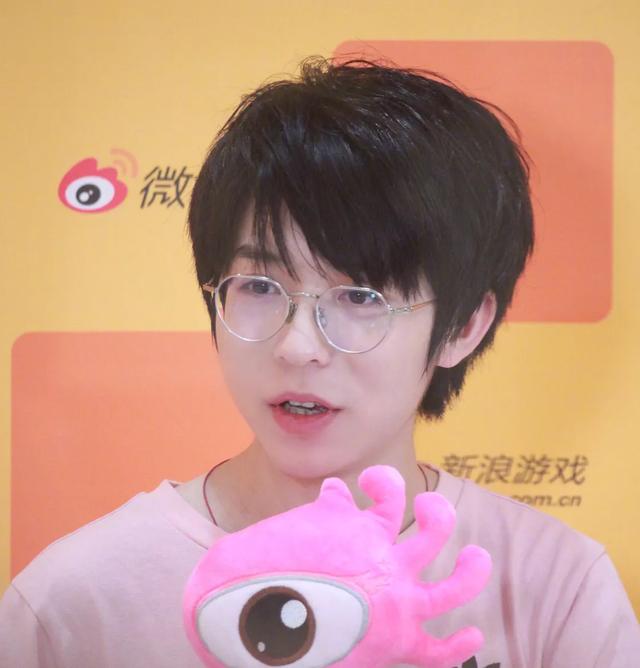 嗨氏楚河:嗨氏道歉楚河张大仙上热搜，目前欠债直播，你怎么看？
