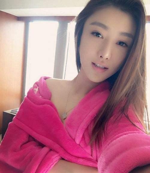 赵子易:王思聪前女友张予曦出道8年为何一直不温不火