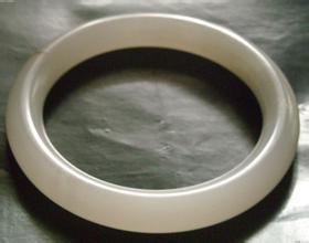 玉为什么能养人,为什么常说玉养人一生呢？