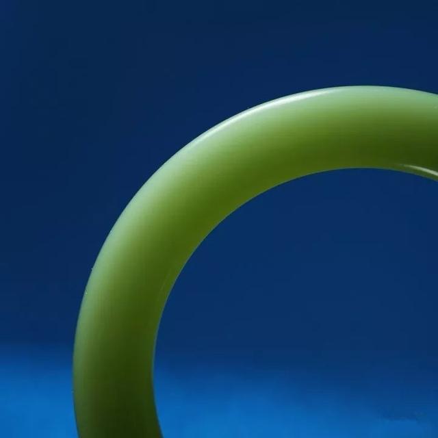 玉镯子哪种最好,哪种和田玉手镯是最好的？