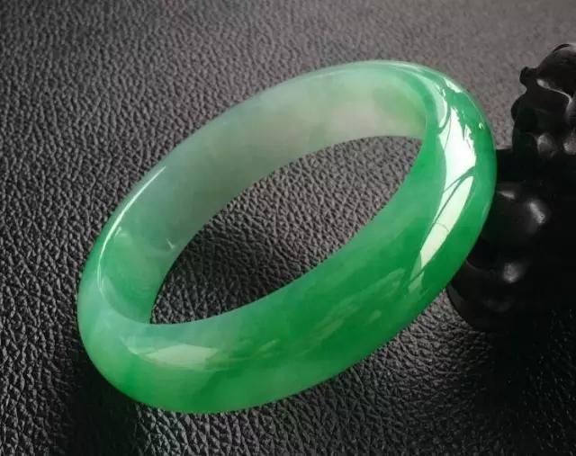 翡翠泡油后有什么影响,把我的翡翠在植物油里泡俩月行吗？