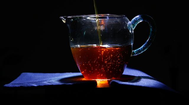 熟普洱茶的功效与作用(熟普洱茶的功效与作用禁忌的功效与作用)