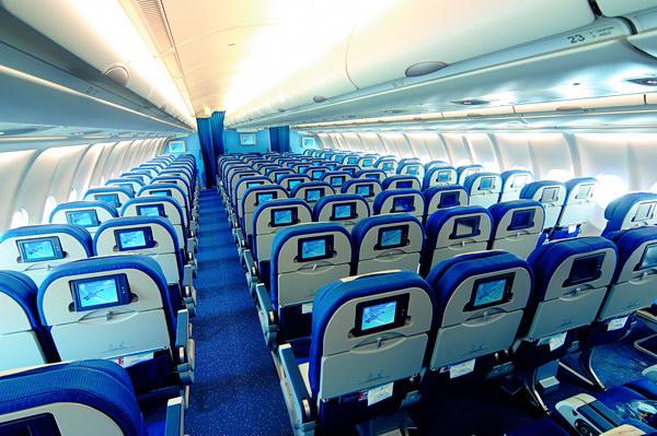 飞机的哪个座位安全性更高，飞机上选择哪个位置的座位比较好