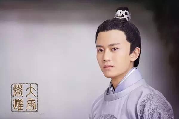 林心如倾世皇妃剧照:40岁林心如仍在演玛丽苏偶像剧，为何网友们不买单了