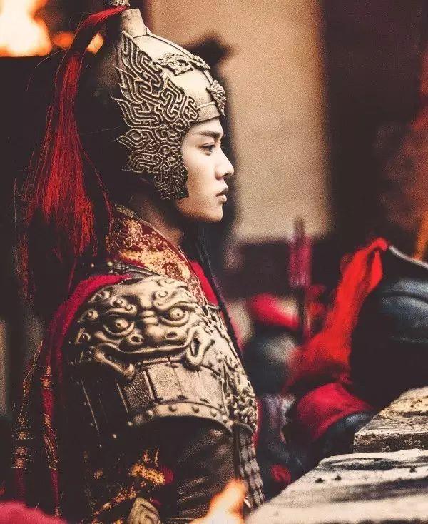 林心如倾世皇妃剧照:40岁林心如仍在演玛丽苏偶像剧，为何网友们不买单了