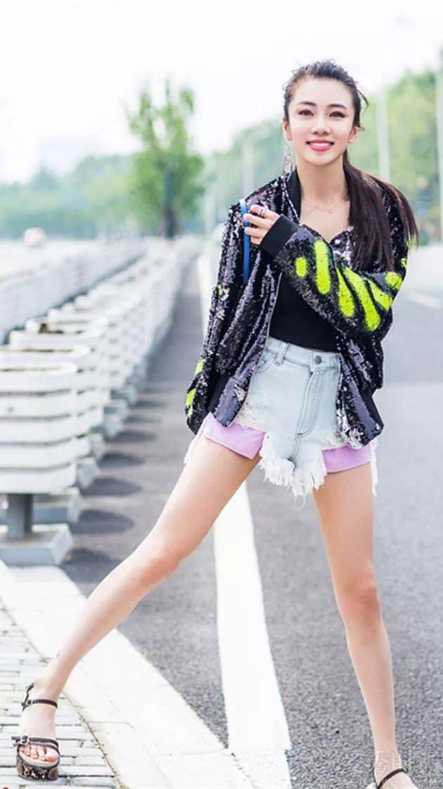 郑恺前女友程晓玥照片:跟程晓玥相恋3年的郑恺，为什么最后突然娶了苗苗？