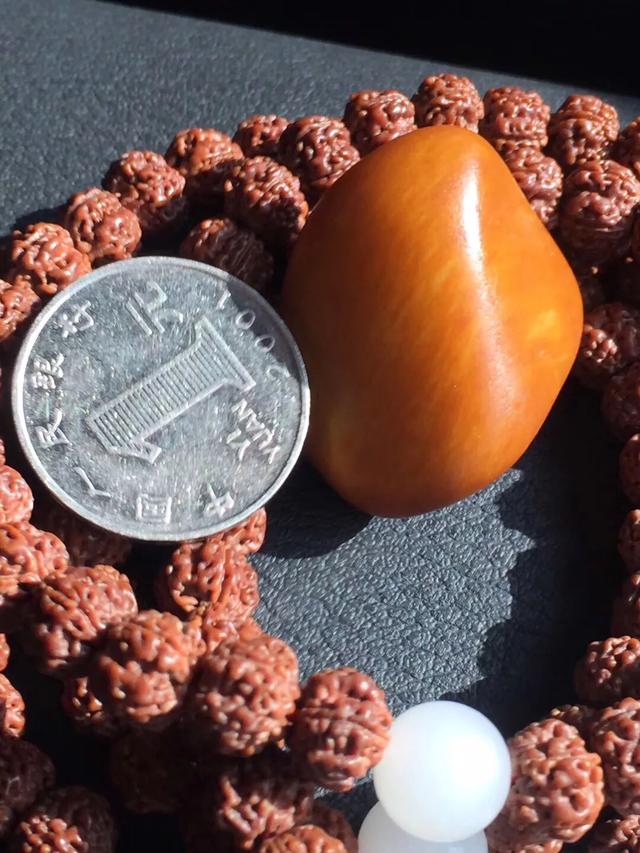 和田玉原石鉴定方法,和田玉籽料原石有什么特点？