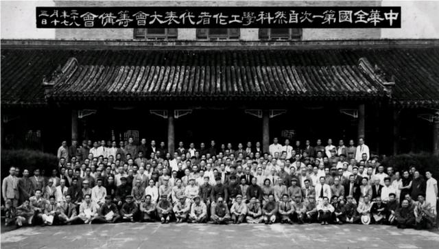社科院院士陆建华:为什么屠呦呦获得了诺贝尔奖却没被评上中科院院士？