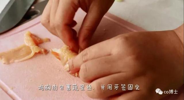 烤箱狗狗零食制作方法:给狗狗做零食用烘干机好还是烤箱好？ 自制狗狗零食烤箱制作方法