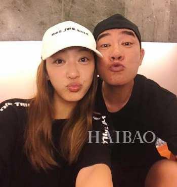 沙溢胡可儿子:沙溢晒胡可大肚照为老婆庆生，胡可是怀三胎了吗