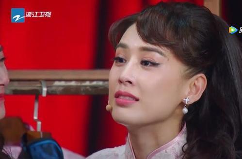 魏大勋看黄圣依组的表情:是魏大勋的年轻配不上杨幂的咖位？还是杨幂离婚进不了魏家豪门？