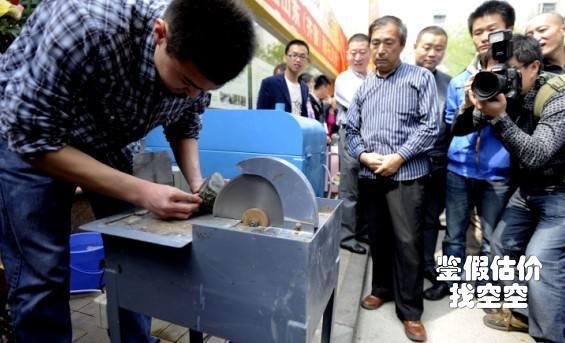 一亿翡翠原石切200亿,翡翠原石切垮后如何复活？