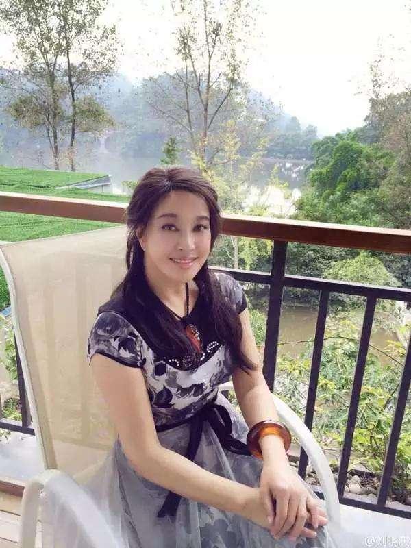 最适合女士戴的8种吊坠,女性带什么样的蜜蜡吊坠好？