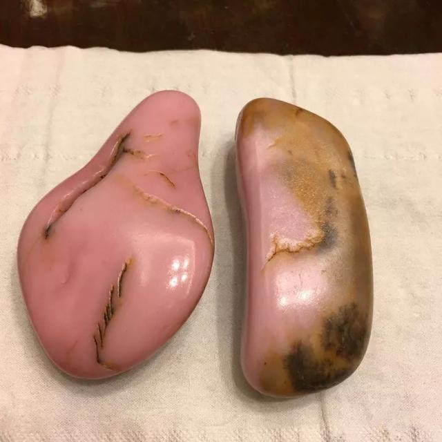 粉色的玉手镯是什么玉 ,和田玉有粉色的吗，好看吗？