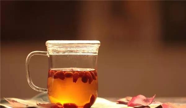 枸杞泡茶补肾吗，枸杞和什么在一起泡茶对肾有好的疗效