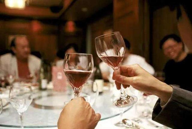 头条问答 - 作为刚走入职场的毕业生,如何对待公司频繁的应酬?