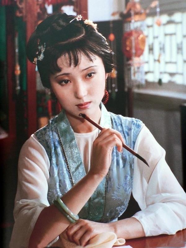 郝彤近况:《红楼梦》里黛玉和宝钗扮演者后来怎么样了？