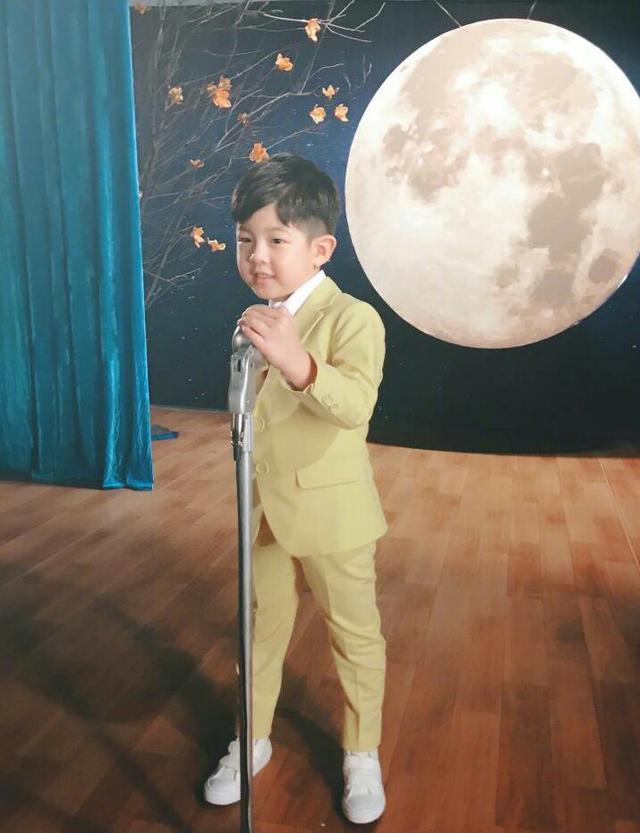 胡可儿子:女星胡可给你感觉是外向还是内向